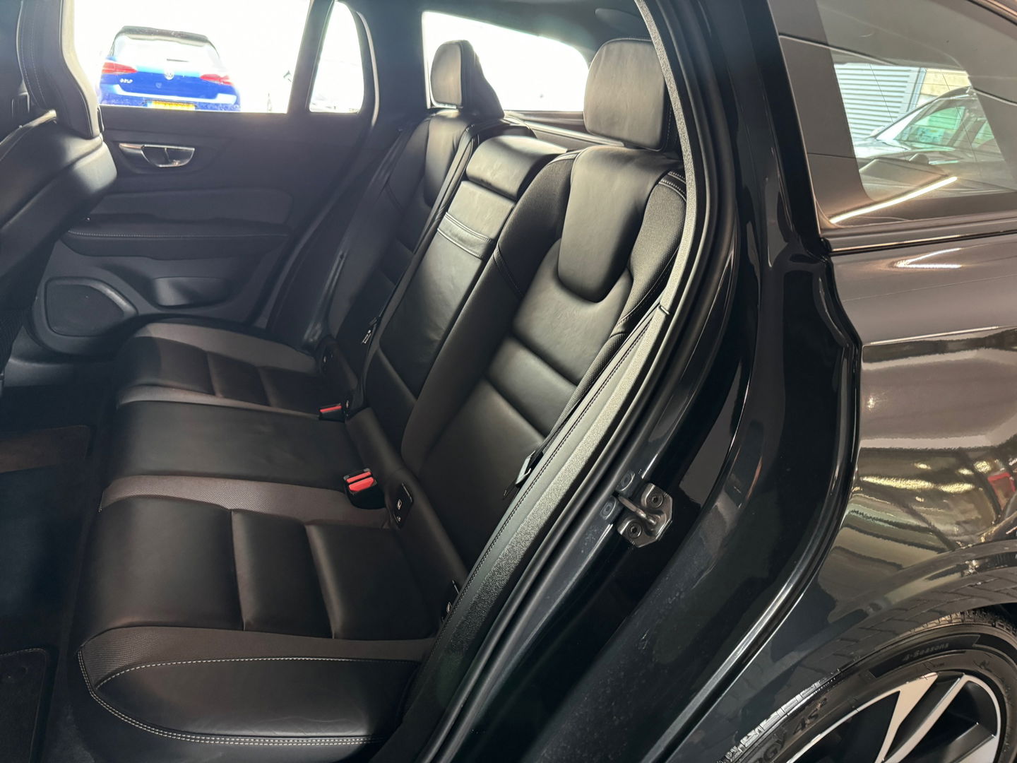 Volvo V60 2.0 T4 R-Design Pano|Harman/Kardon|Memory|Leer|VOL