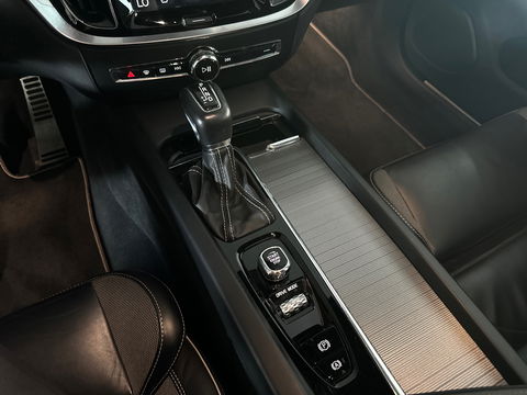 Volvo V60 2.0 T4 R-Design Pano|Harman/Kardon|Memory|Leer|VOL
