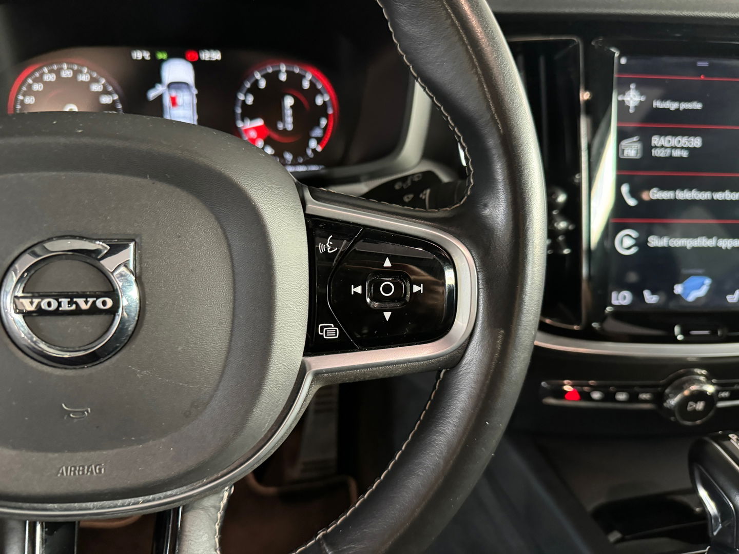 Volvo V60 2.0 T4 R-Design Pano|Harman/Kardon|Memory|Leer|VOL
