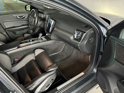 Volvo V60 2.0 T4 R-Design Pano|Harman/Kardon|Memory|Leer|VOL