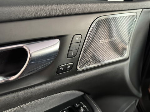 Volvo V60 2.0 T4 R-Design Pano|Harman/Kardon|Memory|Leer|VOL