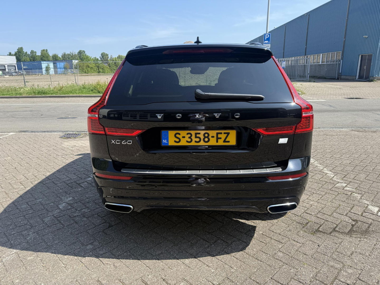 Volvo XC60 2.0 Recharge T6 AWD R-Design H&K l CarPlay l Pano