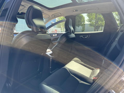 Volvo XC60 2.0 Recharge T6 AWD R-Design H&K l CarPlay l Pano