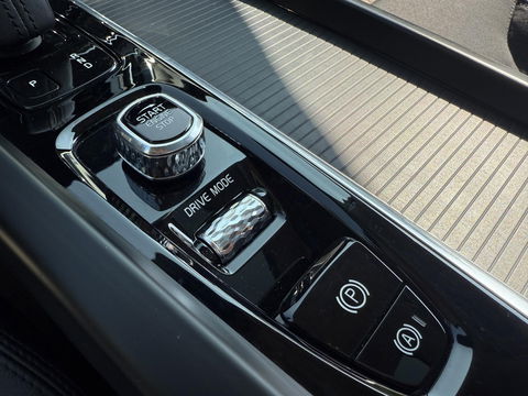 Volvo XC60 2.0 Recharge T6 AWD R-Design H&K l CarPlay l Pano
