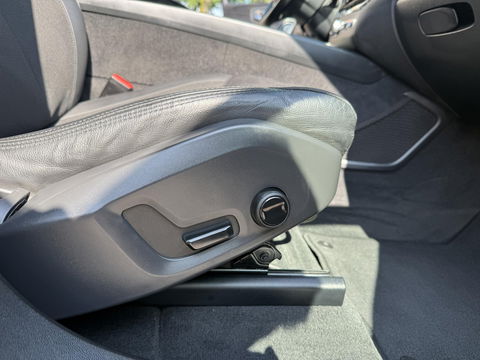 Volvo XC60 2.0 Recharge T6 AWD R-Design H&K l CarPlay l Pano