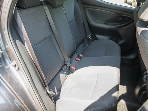 Toyota Yaris 1.5 VVT-i Business Plus 125pk | Navigatie | Trekhaak