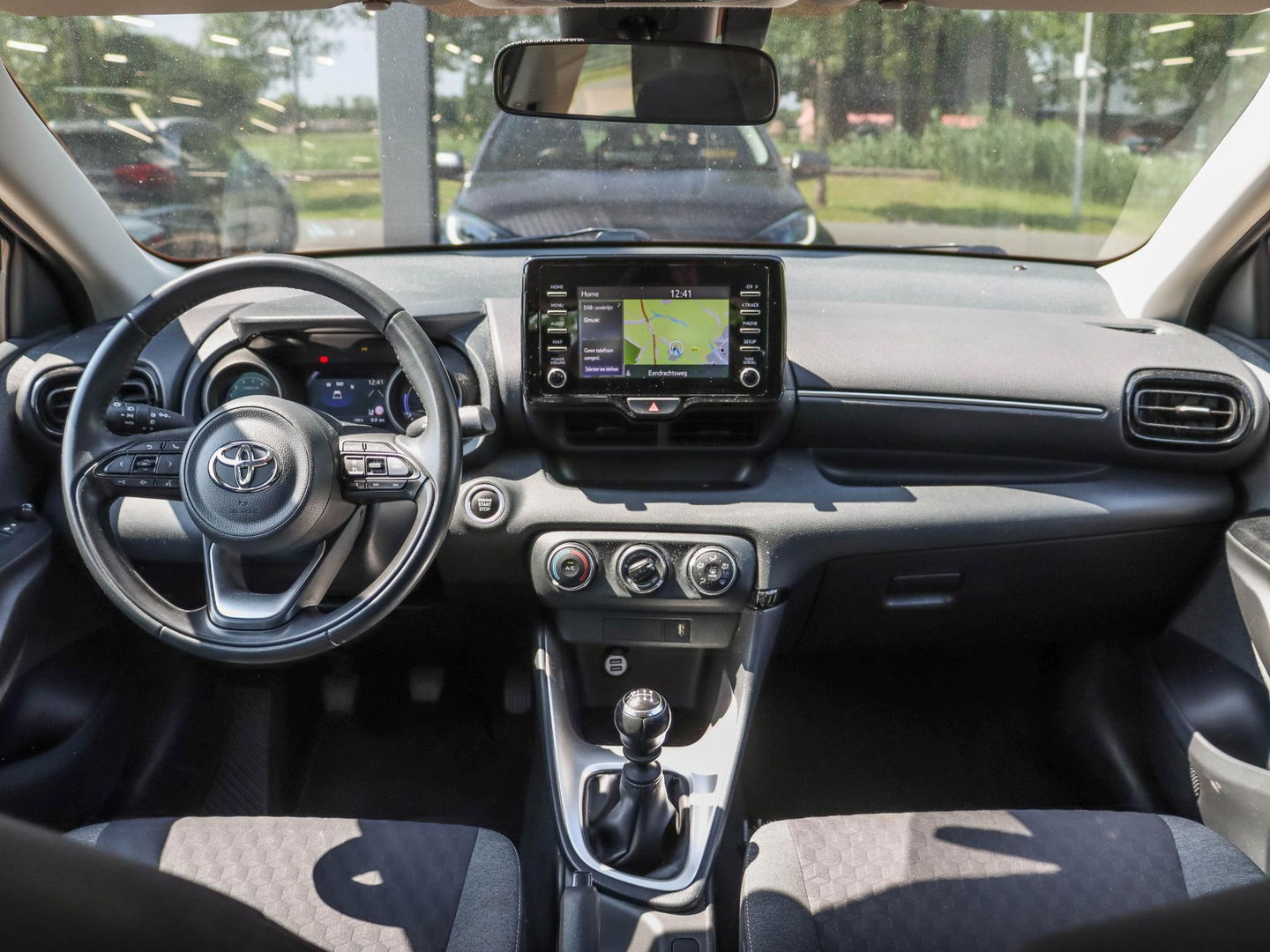 Toyota Yaris 1.5 VVT-i Business Plus 125pk | Navigatie | Trekhaak