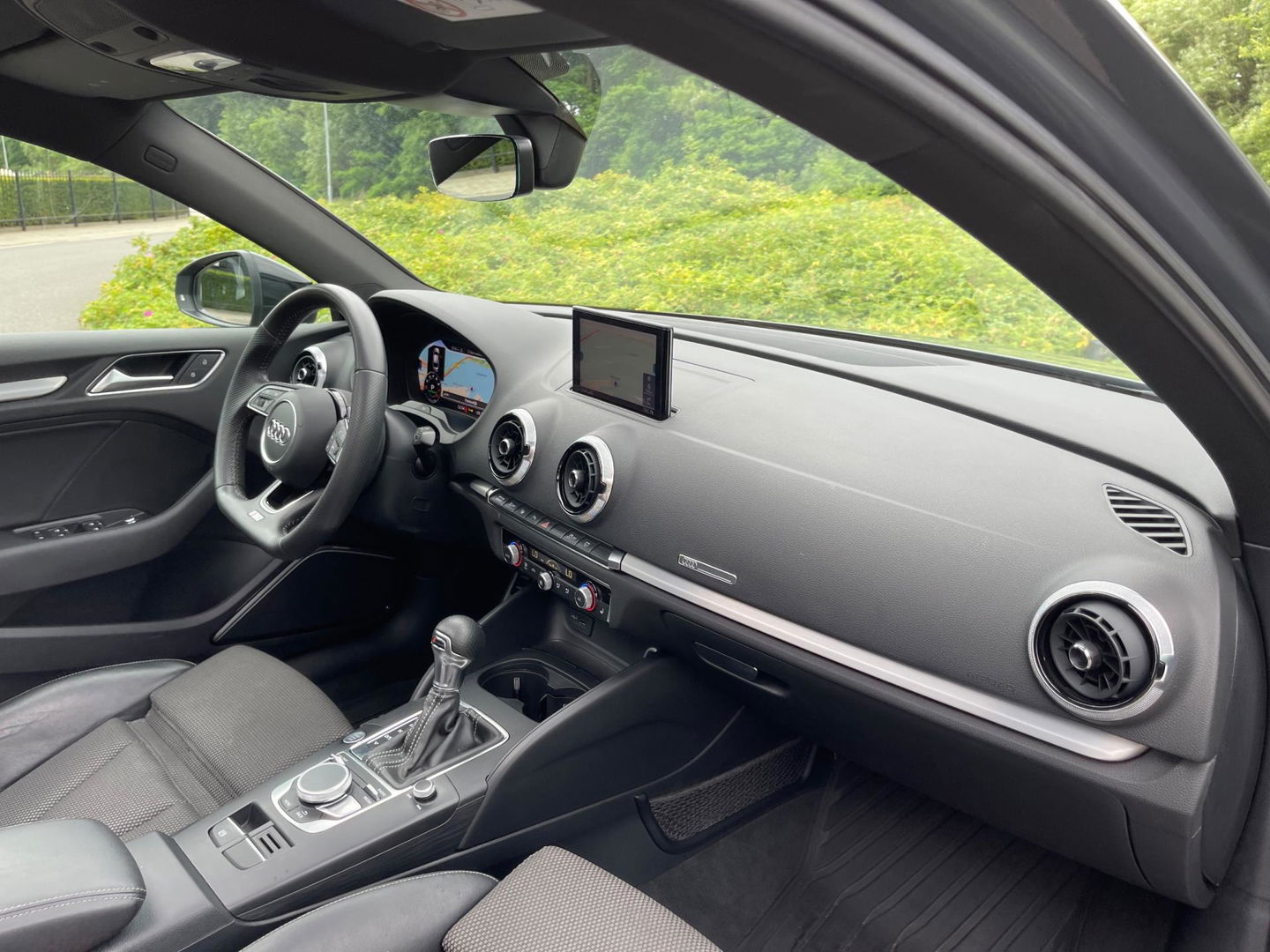 Audi A3 Limousine 1.5 TFSI 3X S-LINE PANO/B&O/CAM/NAVI/ VIRTUAL COCKPIT MATRIX LAMPEN