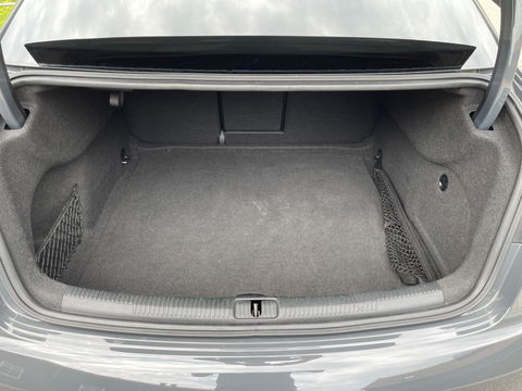 Audi A3 Limousine 1.5 TFSI 3X S-LINE PANO/B&O/CAM/NAVI/ VIRTUAL COCKPIT MATRIX LAMPEN