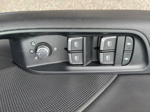 Audi A3 Limousine 1.5 TFSI 3X S-LINE PANO/B&O/CAM/NAVI/ VIRTUAL COCKPIT MATRIX LAMPEN