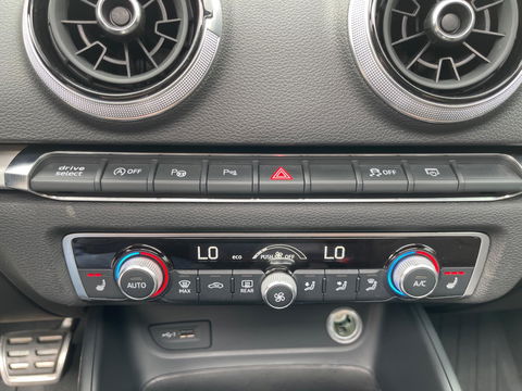Audi A3 Limousine 1.5 TFSI 3X S-LINE PANO/B&O/CAM/NAVI/ VIRTUAL COCKPIT MATRIX LAMPEN