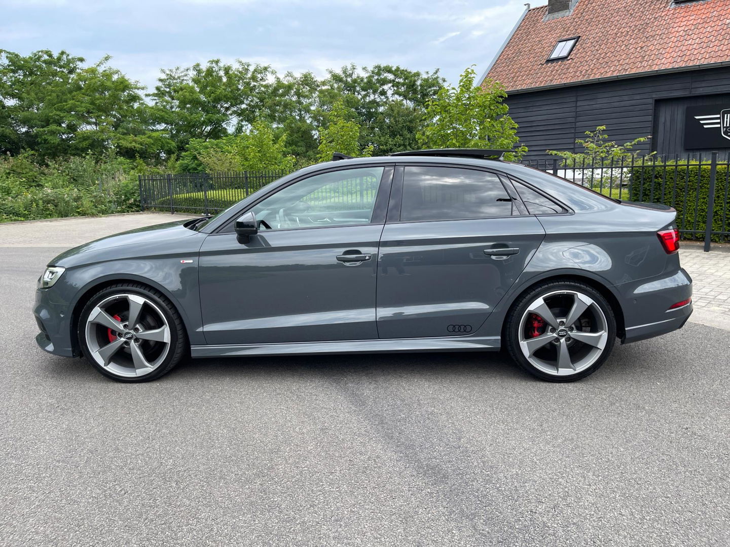 Audi A3 Limousine 1.5 TFSI 3X S-LINE PANO/B&O/CAM/NAVI/ VIRTUAL COCKPIT MATRIX LAMPEN