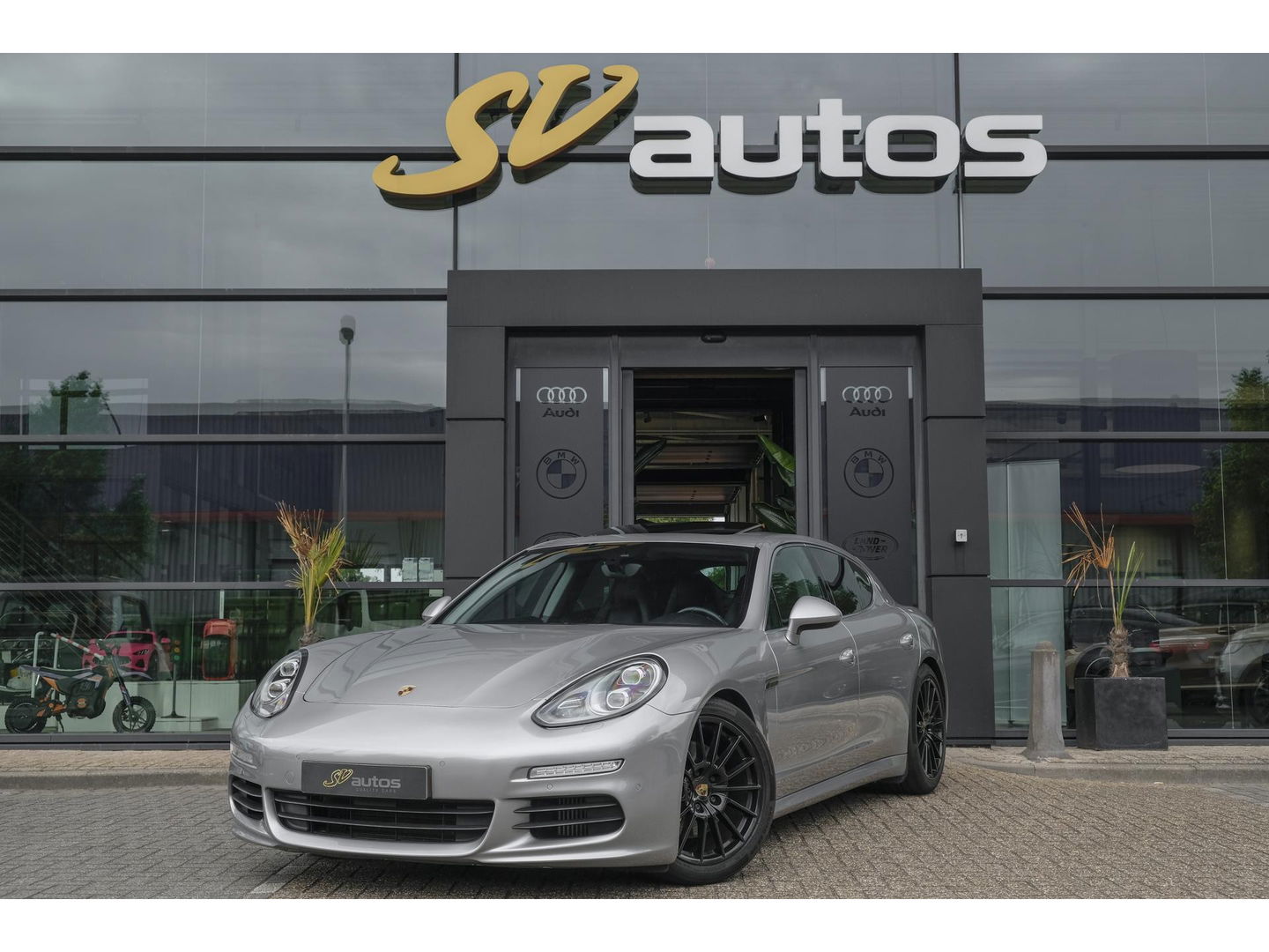 Porsche Panamera 3.0 S 421pk Facelift Schuifdak Stoelkoeling Luchtvering Bose LED lampen 20" LMV Navigatie Camera Elektrische klep