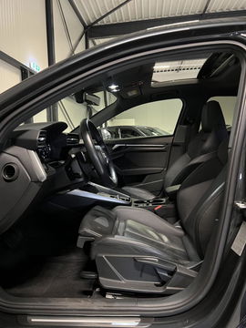 Audi A3 Limousine 35 TFSI S edition Pano Virtual Trekhaak