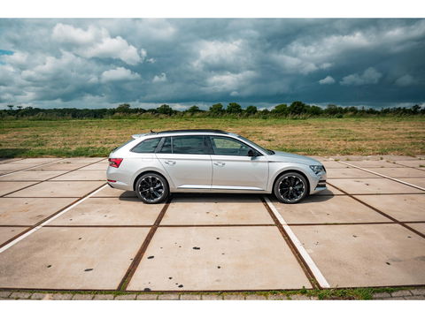 Škoda Superb Combi 1.4 TSI iV Sportline Business | PANO | TREKHAAK | ALCANTARA