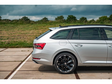 Škoda Superb Combi 1.4 TSI iV Sportline Business | PANO | TREKHAAK | ALCANTARA
