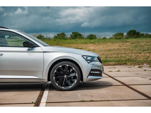 Škoda Superb Combi 1.4 TSI iV Sportline Business | PANO | TREKHAAK | ALCANTARA