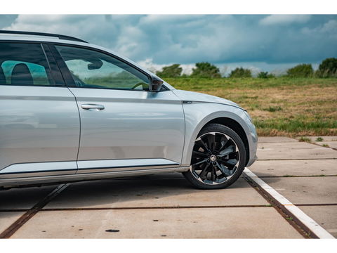 Škoda Superb Combi 1.4 TSI iV Sportline Business | PANO | TREKHAAK | ALCANTARA