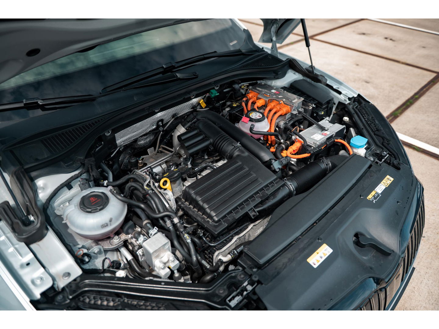 Škoda Superb Combi 1.4 TSI iV Sportline Business | PANO | TREKHAAK | ALCANTARA