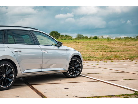 Škoda Superb Combi 1.4 TSI iV Sportline Business | PANO | TREKHAAK | ALCANTARA