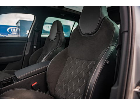 Škoda Superb Combi 1.4 TSI iV Sportline Business | PANO | TREKHAAK | ALCANTARA