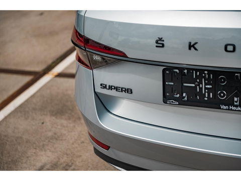 Škoda Superb Combi 1.4 TSI iV Sportline Business | PANO | TREKHAAK | ALCANTARA