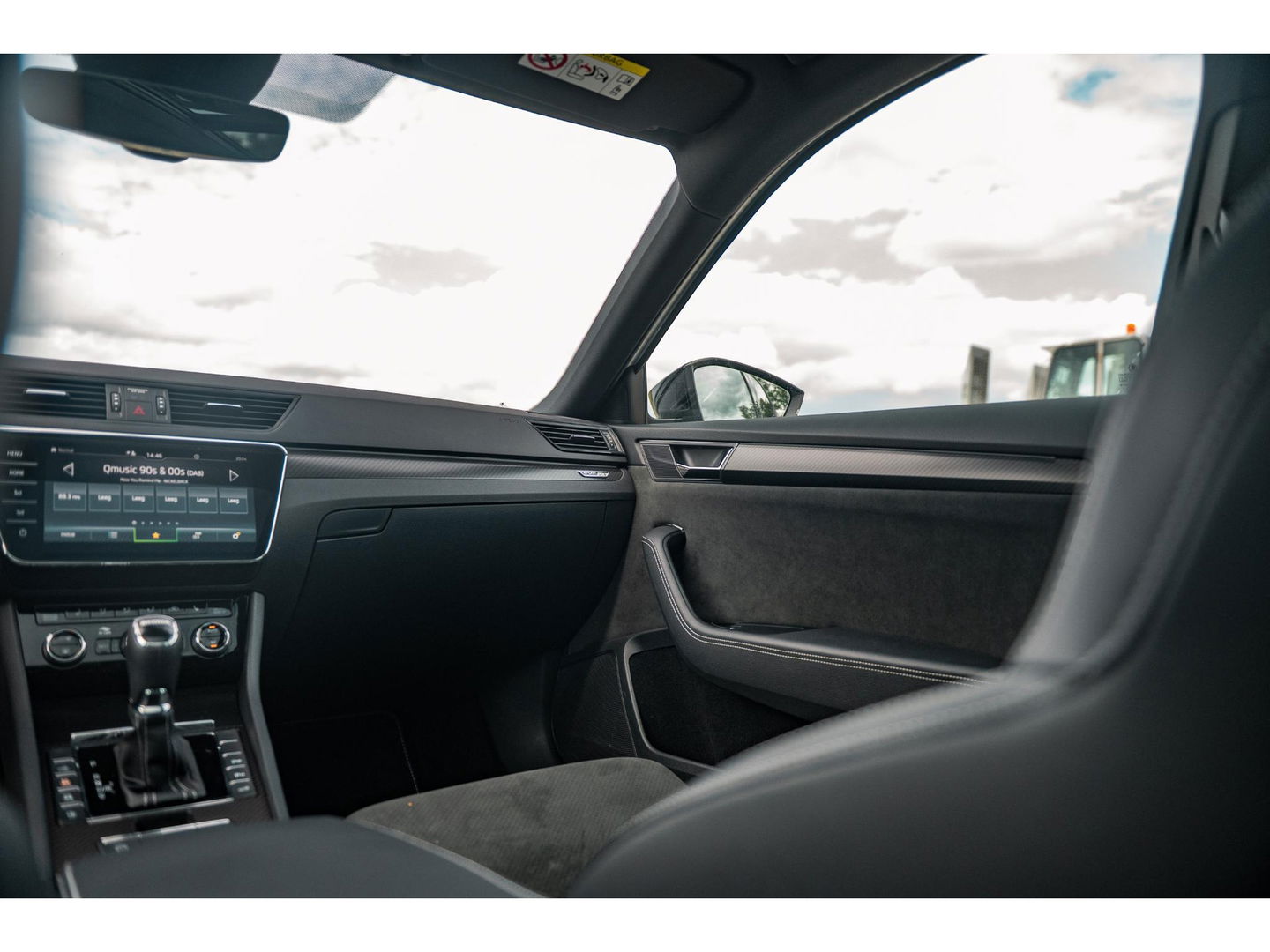 Škoda Superb Combi 1.4 TSI iV Sportline Business | PANO | TREKHAAK | ALCANTARA