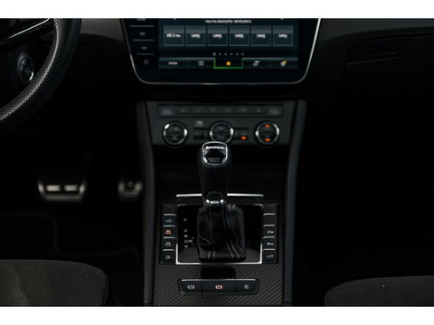 Škoda Superb Combi 1.4 TSI iV Sportline Business | PANO | TREKHAAK | ALCANTARA