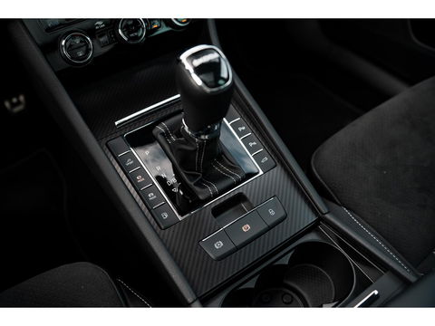 Škoda Superb Combi 1.4 TSI iV Sportline Business | PANO | TREKHAAK | ALCANTARA