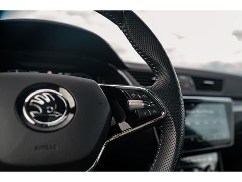 Škoda Superb Combi 1.4 TSI iV Sportline Business | PANO | TREKHAAK | ALCANTARA