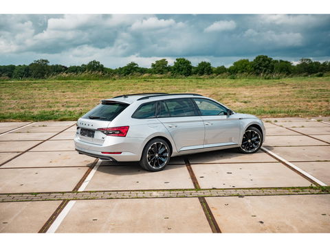 Škoda Superb Combi 1.4 TSI iV Sportline Business | PANO | TREKHAAK | ALCANTARA