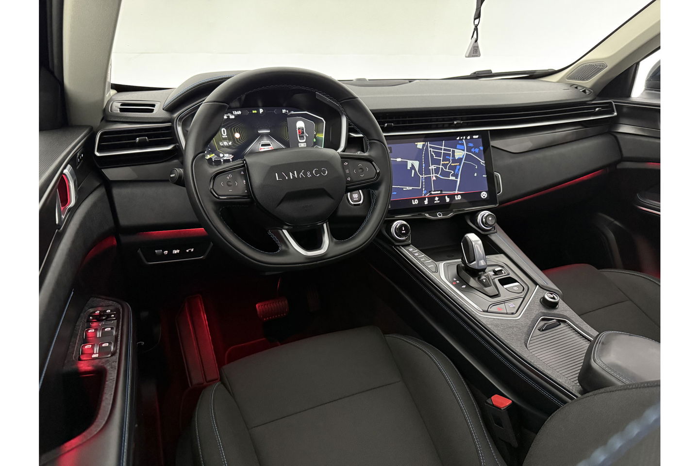 Lynk Co 01 1.5 Hybride 360Camera ACC Pano LED Memory Sfeerverl. Carplay Clima Navi Virtual 20"LMV