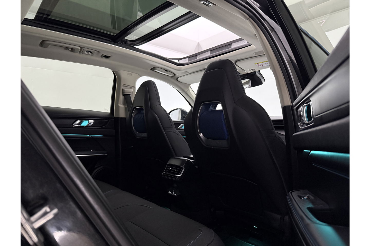 Lynk Co 01 1.5 Hybride 360Camera ACC Pano LED Memory Sfeerverl. Carplay Clima Navi Virtual 20"LMV
