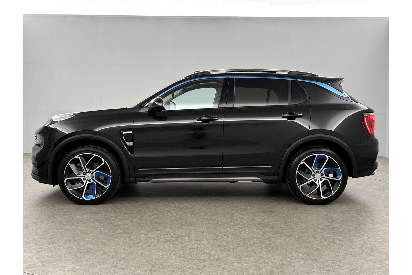 Lynk Co 01 1.5 Hybride 360Camera ACC Pano LED Memory Sfeerverl. Carplay Clima Navi Virtual 20"LMV