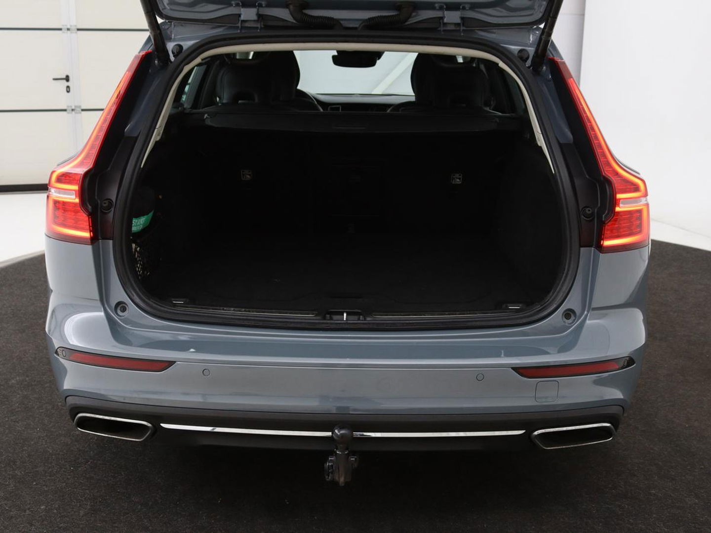 Volvo V60 2.0 T6 Recharge AWD Inscription Expression | Panoramadak | Head-Up | Leder | Stoel & stuurverwarming | 360 camera | Adaptive cruise | Trekhaak | Harman/Kardon | Carplay | Navigatie
