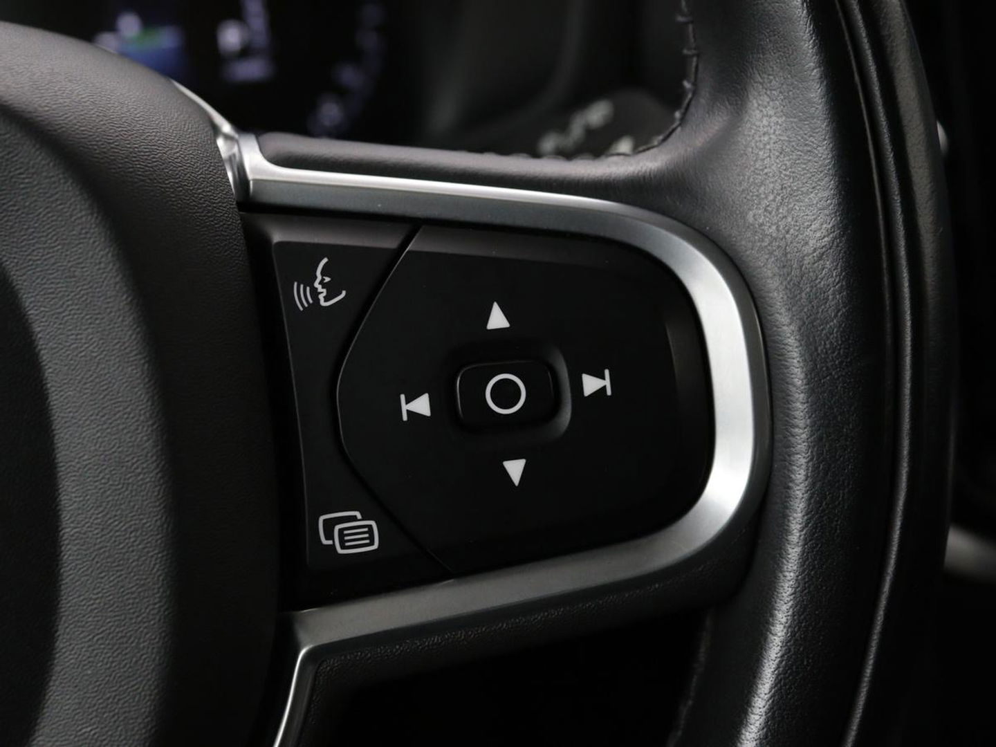 Volvo V60 2.0 T6 Recharge AWD Inscription Expression | Panoramadak | Head-Up | Leder | Stoel & stuurverwarming | 360 camera | Adaptive cruise | Trekhaak | Harman/Kardon | Carplay | Navigatie