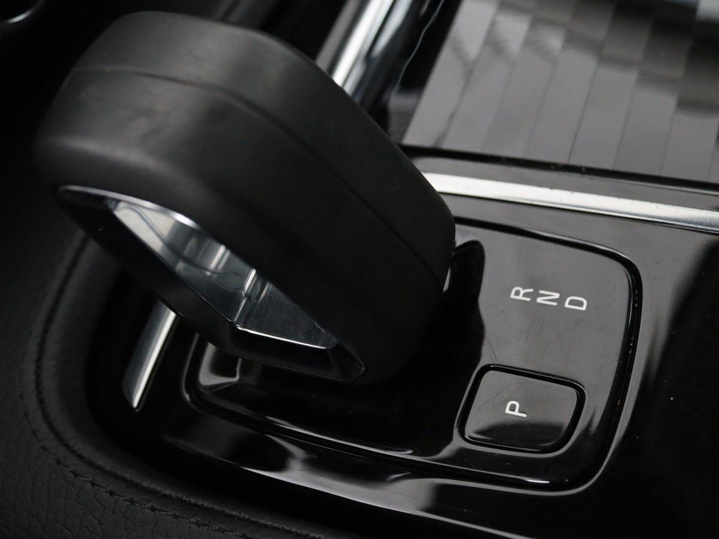 Volvo V60 2.0 T6 Recharge AWD Inscription Expression | Panoramadak | Head-Up | Leder | Stoel & stuurverwarming | 360 camera | Adaptive cruise | Trekhaak | Harman/Kardon | Carplay | Navigatie