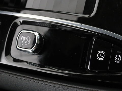Volvo V60 2.0 T6 Recharge AWD Inscription Expression | Panoramadak | Head-Up | Leder | Stoel & stuurverwarming | 360 camera | Adaptive cruise | Trekhaak | Harman/Kardon | Carplay | Navigatie