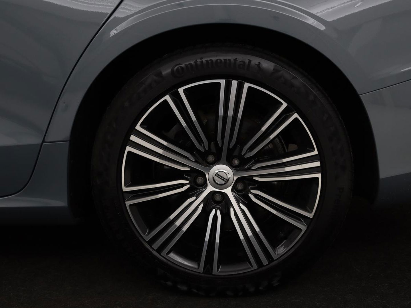 Volvo V60 2.0 T6 Recharge AWD Inscription Expression | Panoramadak | Head-Up | Leder | Stoel & stuurverwarming | 360 camera | Adaptive cruise | Trekhaak | Harman/Kardon | Carplay | Navigatie