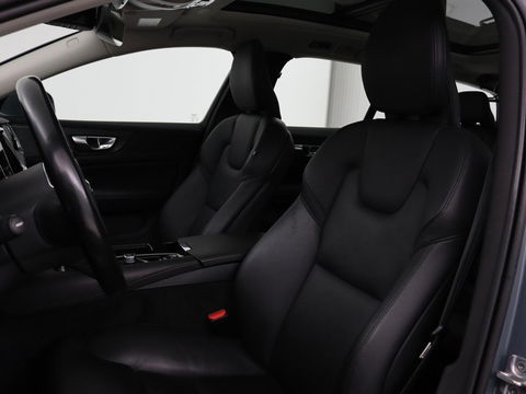 Volvo V60 2.0 T6 Recharge AWD Inscription Expression | Panoramadak | Head-Up | Leder | Stoel & stuurverwarming | 360 camera | Adaptive cruise | Trekhaak | Harman/Kardon | Carplay | Navigatie