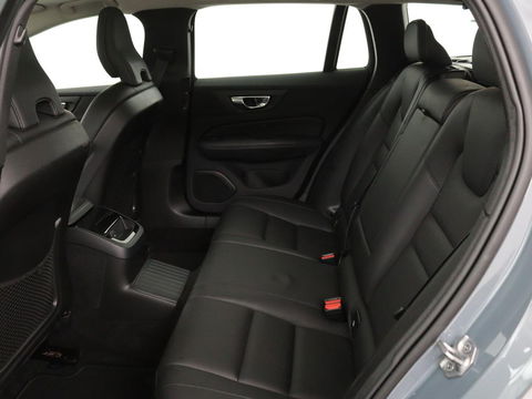 Volvo V60 2.0 T6 Recharge AWD Inscription Expression | Panoramadak | Head-Up | Leder | Stoel & stuurverwarming | 360 camera | Adaptive cruise | Trekhaak | Harman/Kardon | Carplay | Navigatie