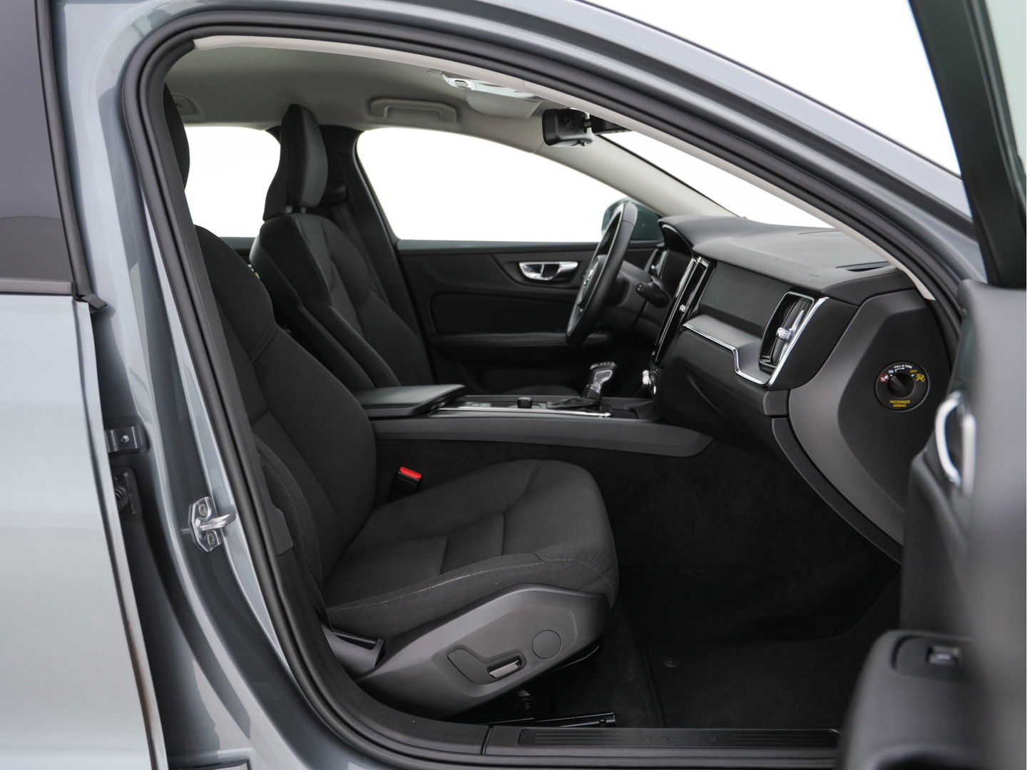 Volvo V60 2.0 T4 Aut. *FULL-LED | DIGI-COCKPIT | NAVI-FULLMAP | ECC | CRUISE | COMFORT-SEATS | LANE-ASSIST | CARPLAY | 18"ALU*