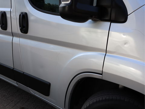 Peugeot Boxer 330 2.2 BlueHDi 141pk Euro 6 L2H2 - Imperiaal - Trekhaak - NAP