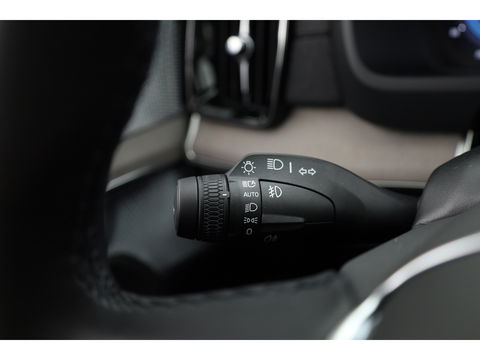 Volvo XC90 2.0 T8 Plug-in hybrid AWD Ultra Dark | Full Option | NIEUWPRIJS €111.635,- | Luchtvering | B&W |Pano | HUD | Massage | Stoelventilatie | 22'' |