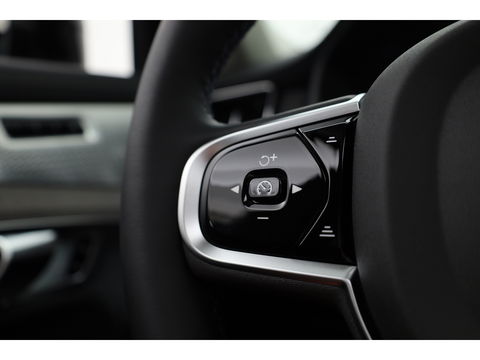 Volvo XC90 2.0 T8 Plug-in hybrid AWD Ultra Dark | Full Option | NIEUWPRIJS €111.635,- | Luchtvering | B&W |Pano | HUD | Massage | Stoelventilatie | 22'' |