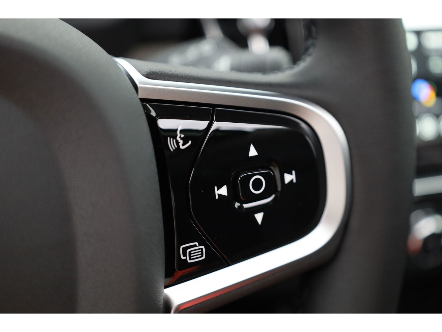 Volvo XC90 2.0 T8 Plug-in hybrid AWD Ultra Dark | Full Option | NIEUWPRIJS €111.635,- | Luchtvering | B&W |Pano | HUD | Massage | Stoelventilatie | 22'' |