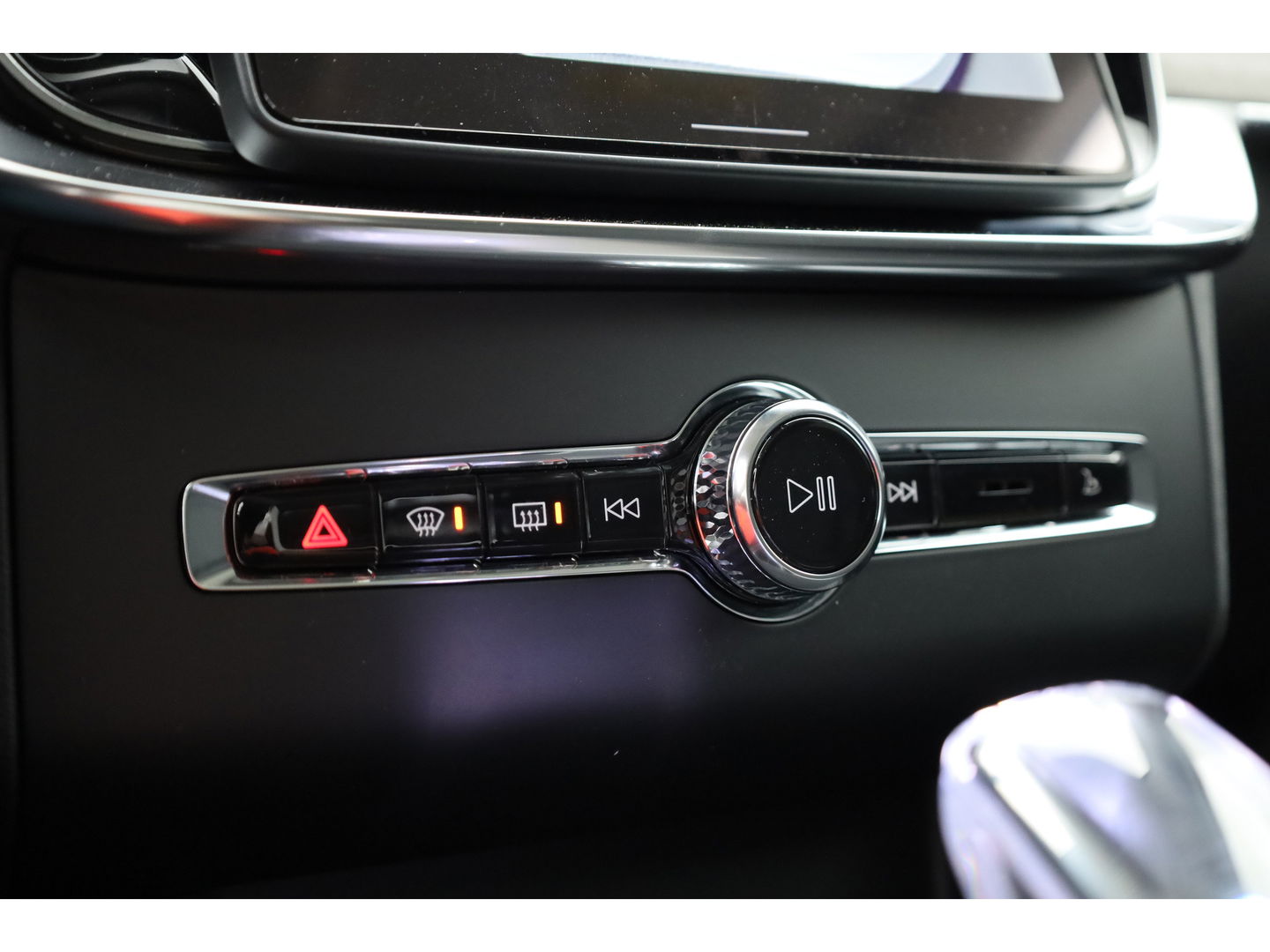 Volvo XC90 2.0 T8 Plug-in hybrid AWD Ultra Dark | Full Option | NIEUWPRIJS €111.635,- | Luchtvering | B&W |Pano | HUD | Massage | Stoelventilatie | 22'' |