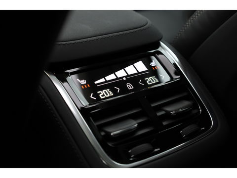 Volvo XC90 2.0 T8 Plug-in hybrid AWD Ultra Dark | Full Option | NIEUWPRIJS €111.635,- | Luchtvering | B&W |Pano | HUD | Massage | Stoelventilatie | 22'' |