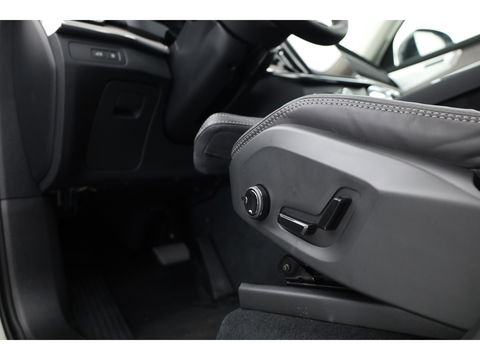Volvo XC90 2.0 T8 Plug-in hybrid AWD Ultra Dark | Full Option | NIEUWPRIJS €111.635,- | Luchtvering | B&W |Pano | HUD | Massage | Stoelventilatie | 22'' |
