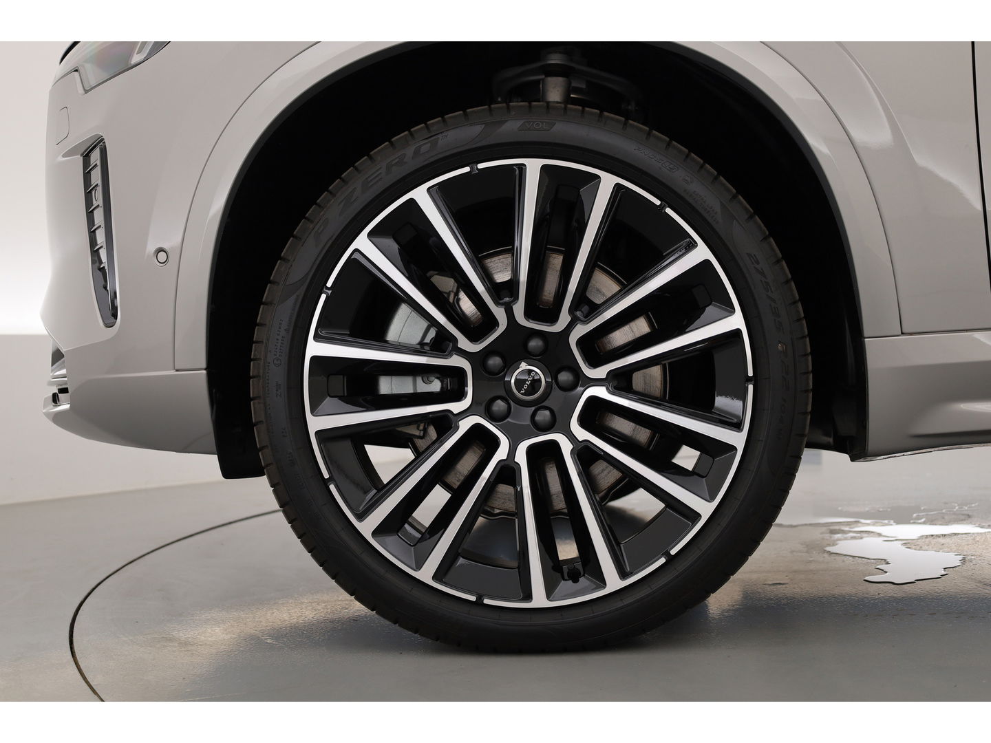 Volvo XC90 2.0 T8 Plug-in hybrid AWD Ultra Dark | Full Option | NIEUWPRIJS €111.635,- | Luchtvering | B&W |Pano | HUD | Massage | Stoelventilatie | 22'' |